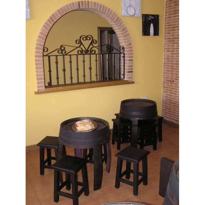 barrica mesa ref bm03 baja y 4 taburetes bajos
