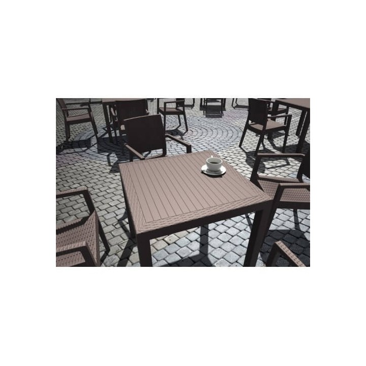Mesa Boston Rattan