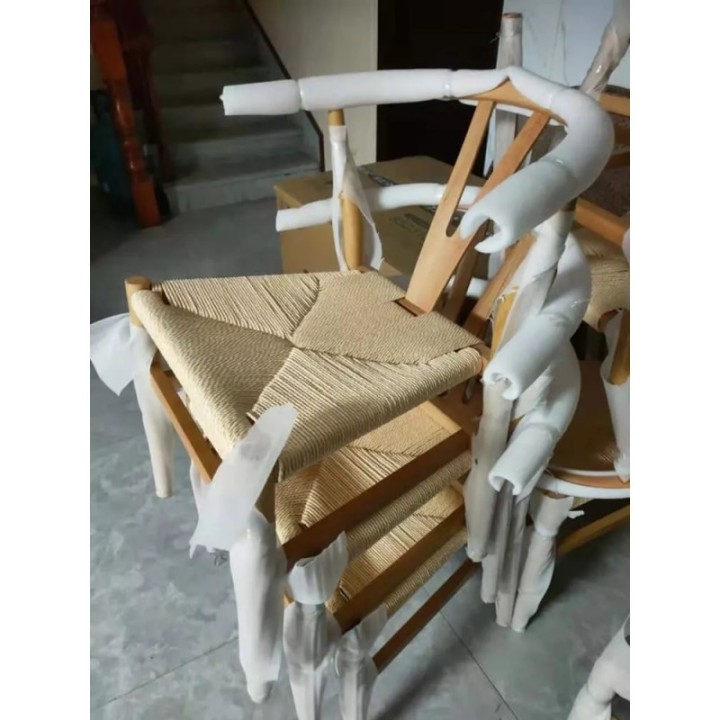 Silla Wishbone apilable haya