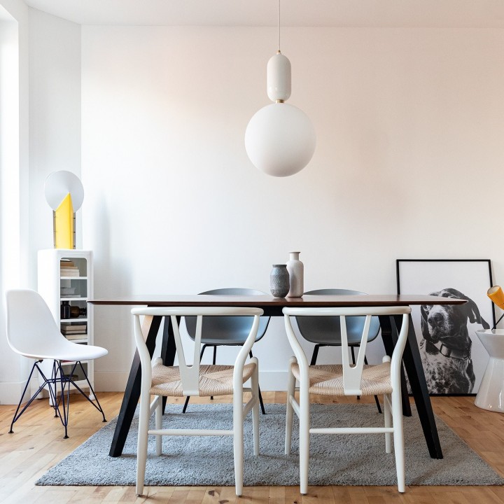 Silla Wishbone blanca | Wishbone CH24 Inspiración-Mobiliario Interiorist